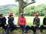 jokowi-saat-mampir-dan-berdialog-dengan-beberapa-petani.jpg