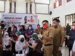 joune-ganda-dan-kevin-william-lotulung-tinjau-vaksinasi-di-gereja0.jpg