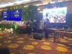 joune-ganda-meminta-para-kepala-daerah-yang-hadir-menemaninyafhgfhgh.jpg