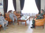 ka-bakamla-disambut-oleh-danlantamal-viii-brigjend-tni-mar-i-wayan-ariwijaya-selasa-932021.jpg