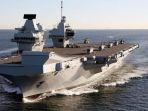 kapal-induk-hms-queen-elizabeth-saat-melintasi-selat-gibraltar.jpg
