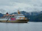 kapal-motor-tatamailu-yang-sedang-labuh-di-perairan-selat-lembeh-kota-bitung-sujgfjhgj.jpg
