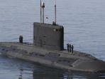 kapal-selam-iran.jpg