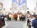 kapolres-minsel-rayakan-paskah-di-gereja-katolik-kebangkitan-kristus-4674578658.jpg