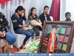 kasus-guru-agama-ditikam-siswanya-begini-suasana-rumah-duka-werupangkey-walalangi-di-sasaran.jpg