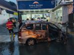 kebakaran-mobil-dendengan-luar-manado.jpg
