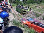 kecelakaan-llau-lintas-terjadi-di-jalan-sby-truk-tabrak-calya.jpg