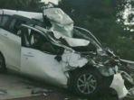kecelakaan-mobil-calya-tabrak-dump-truk-di-jalan-tol-jagorawi-jakarta-bogor-mahasiswi-tewas.jpg