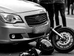 kecelakaan-mobil-dan-motor-Kecelakaan-mobil-tabrak-motor-di-Jalan-YogyakartaWonosari.jpg