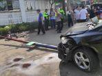 kecelakaan-mobil-menabrak-pesepeda-terjadi-di-Villa-Bintaro-Regency.jpg
