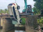 kecelakaan-mobil-pajero-masuk-ke-sungai-ayah-dan-3-anaknya-tewas.jpg
