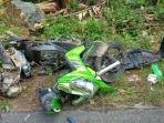 kecelakaan-sepeda-motor-yang-bertabrakan-dengan-sebuah-mobil-di-jalan-panglima-awang.jpg