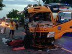 kecelakaan-yang-melibatkan-mobil-elf-dan-truk-di-kediri-sabtu-27112021.jpg