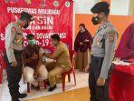 kegiatan-polres-bolsel-saat-melakukan-pengamanan-dan-monitoring-vaksinasi.jpg