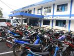 kendaraan-sitaan_20170801_224104.jpg<pf>kendaraan-sitaan_20170801_224231.jpg<pf>kendaraan-sitaan_20170801_224318.jpg<pf>kendaraan-sitaan_20170801_224434.jpg<pf>kendaraan-sitaan_20170801_224650.jpg<pf>kendaraan-sitaan_20170801_224735.jpg