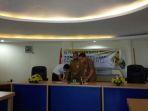 kepala-diskominfo-tomohon-novi-politon-akan-melakukan-penandatangan.jpg