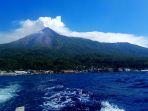 kepulan-asap-putih-nampak-masih-keluar-di-atas-puncak-kawah-gunung-karangetang-rabu-273-pagi.jpg