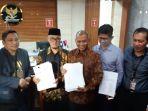 ketua-kpk-agus-rahardjo-bersam-kawan-kawan-ajukan-judicial-review-ke-mahkamah-konstitusi.jpg