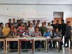 ketua-pkm-lppm-unsrat-dr-dedie-tooy-saat-membawakan-materi.jpg