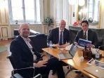 ketua-umum-pssi-erick-thohir-bertemu-langsung-dengan-presiden-fifa-gianni-infantino.jpg