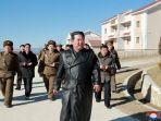 kim-jong-un-larang-warga-korea-utara-pakai-mantel-kulit-hanya-karena-tak-mau-gaya-pakaiannya-ditiru.jpg
