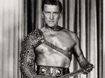 kirk-douglas-semasa-bermain-film-347537.jpg