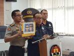 konferensi-pers-pengungkapan-pelaku-bom-bunuh-diri.jpg
