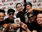 kunci-chord-gitar-dan-lirik-lagu-sakit-aku-sakit-repvblik.jpg