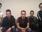 kunci-chord-gitar-dan-lirik-lagu-sakit-tapi-ku-rindu-hijau-daun.jpg