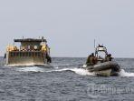 landing-craft-utility-lcu-kri-dr-soeharso-mengangkut-wni-abk-world-dream-23623.jpg