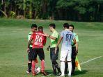lawan-psis-semarang-di-klabat-manado-persipura-gunakan-jersey-baru-merah-hitam.jpg