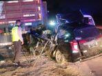 lima-penumpang-calya-tewas-di-tuban-usai-mobil-hantam-truk-parkir.jpg