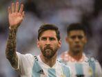 lionel-messi-berkostum-argentin.jpg