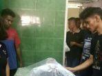 mahasiswa-tewas-di-bukit-cintasetelah-menabrak-dump-truk.jpg