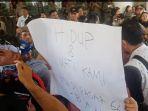 massa-buruh-demo-tolak-ruu-omnibus-law.jpg