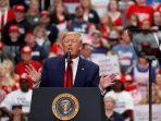 massa-yanghadiri-kampanye-donald-trump-dilarang-menuntut-jika-tertular-covid-19-harus-tanda-tangan.jpg