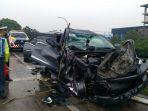 mobil-toyota-fortuner-remuk-usai-tabrak-truk-3e57584.jpg