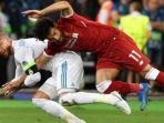 mohamed-salah-kanan-dijaga-ketat-oleh-sergio-ramos.jpg