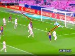 momen-lionel-messi-tampak-kecewa-pada-ansu-fati-saat-melawan-real-madrid-2.jpg