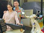 nagita-slavina-ngidam-vespa-christian-dior.jpg