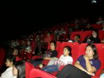 nobar-film-hujan-bulan-juni-di-studio-5-xxi-manado_20171117_210243.jpg