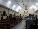 ovena-kanak-kanak-yesus-di-gereja-pusat-paroki-santa-ursula-watutumou-berakhir.jpg