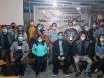 panitia-pelatihan-jurnalistik-gelaran-gamki-sulut-beserta-pemateri-dan-peserta.jpg