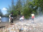 pantai-batu-angus-penuh-sampah_20160710_212135.jpg