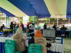 para-pekerja-pt-pp-bendungan-lolak-ketika-ikut-program-rapid-test-ggfjhgjhg.jpg