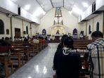 pastor-john-rawung-msc-pimpin-misa-novena-kanak-kanak-yesus-hari-pertama.jpg