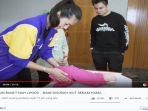 paula-dan-baim-belajar-merawat-bayi.jpg