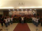 pegelaran-musik-tutup-pesta-musik-kolintang-spektakuler-eman-tahun-depan-lebih-baik.jpg