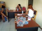 pelaku-judi-dua-wanita-digerebek-barracuda-sulut_20150514_171933.jpg