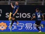 pemain-depan-inter-milan-asal-bosnia-edin-dzeko-merayakan-gol.jpg
